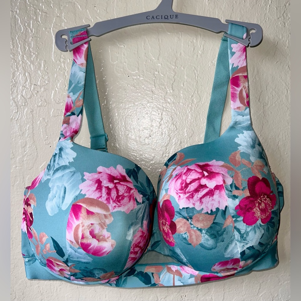 Beautiful light green floral Cacique bra size 40F
